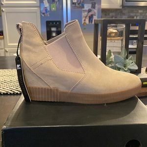 Sorel Out N About Slip on Wedge, Brand New with original box and tags